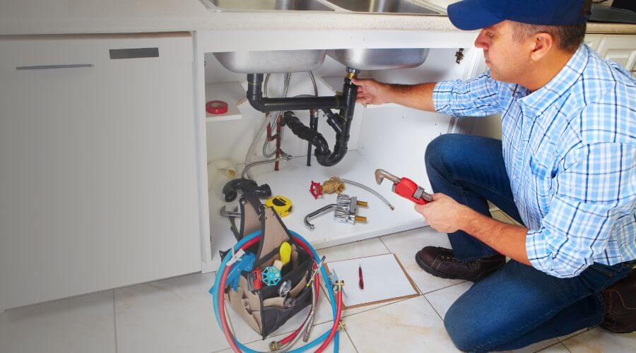 Professional emergency plumber services in Worcester